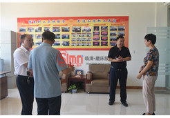 工會領(lǐng)導(dǎo)來參觀