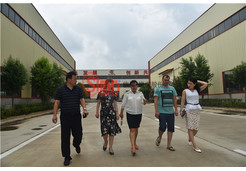 國外客戶不遠(yuǎn)萬里來公司簽訂單