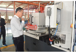 山大領(lǐng)導(dǎo)參觀